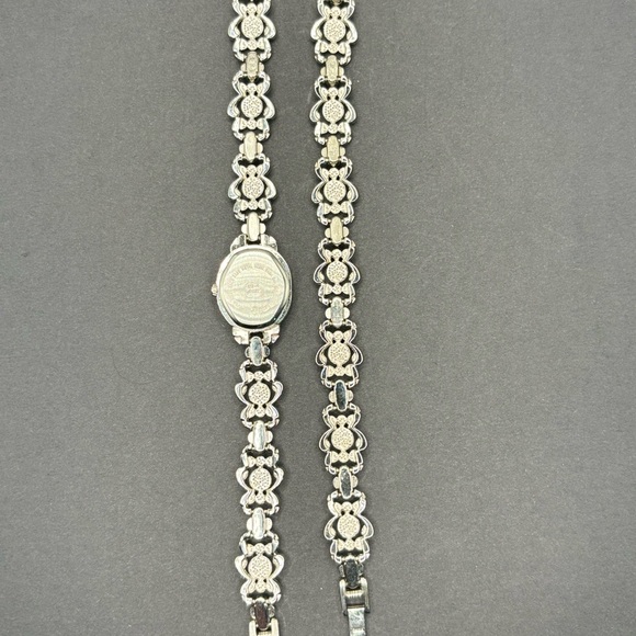 GVNY silver vintage watch and bracelet set. - Picture 5 of 5